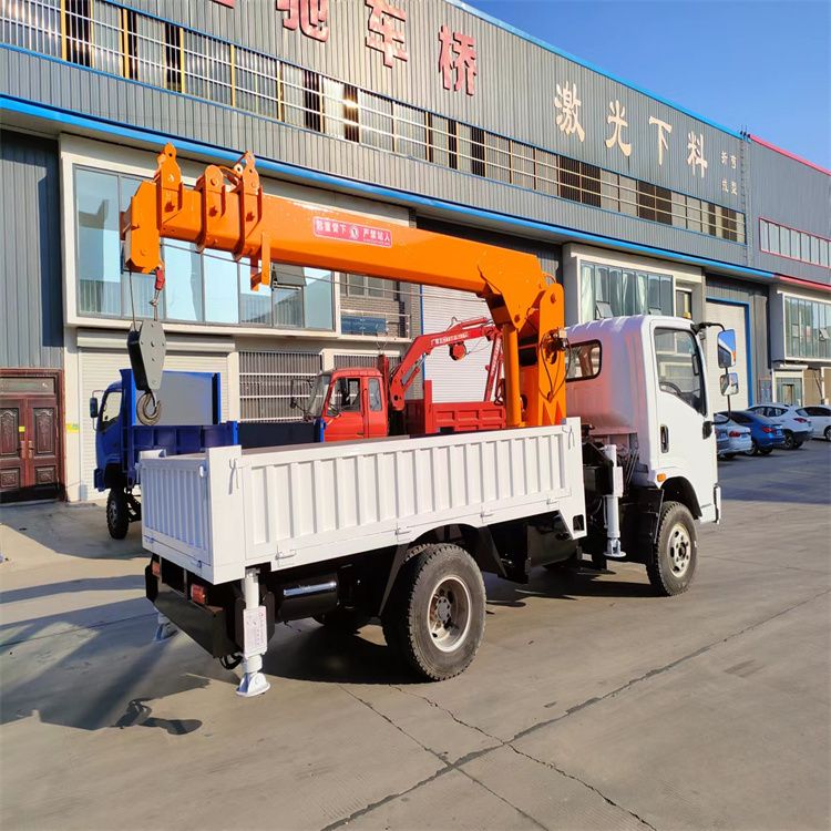 莲池区三轮随车吊定制 农用改装机自备吊中瑞长期出售